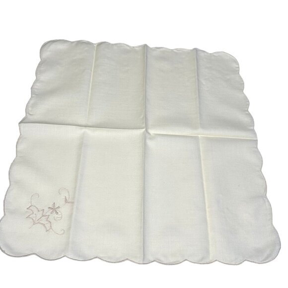 Vintage Linen Cloth Napkins Set of 6 Embroidered Beige Scalloped Hem Farmhouse - Picture 4 of 6